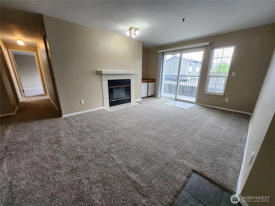215 100th Street Sw #B-204, Everett, WA 98204 - #2
