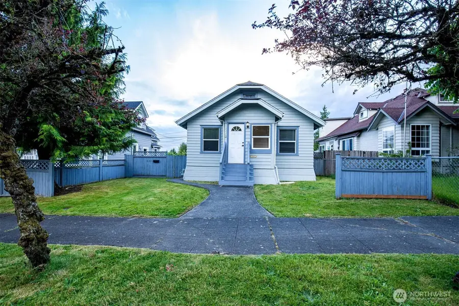 2218 Summit Avenue, Everett, WA 98201 - #2