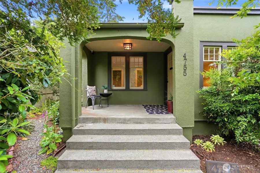 4755 39th Avenue S, Seattle, WA 98118 - #2