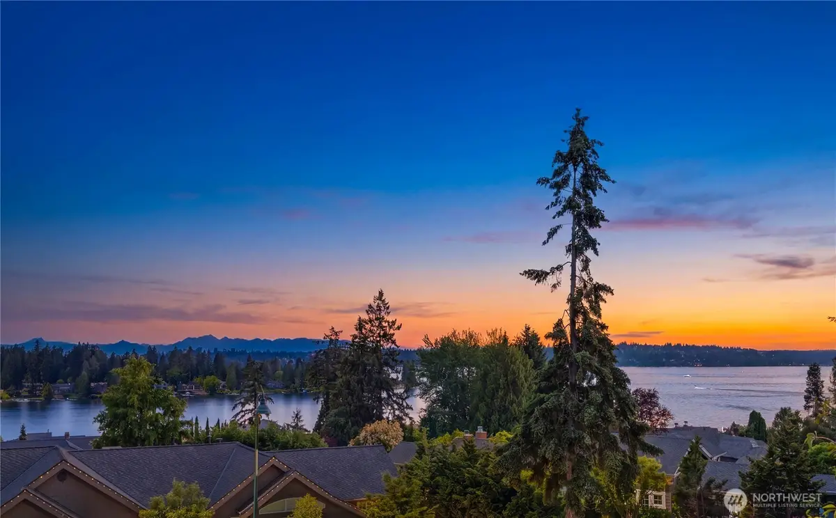4218 92nd Avenue Ne, Yarrow Point, WA 98004 - #1