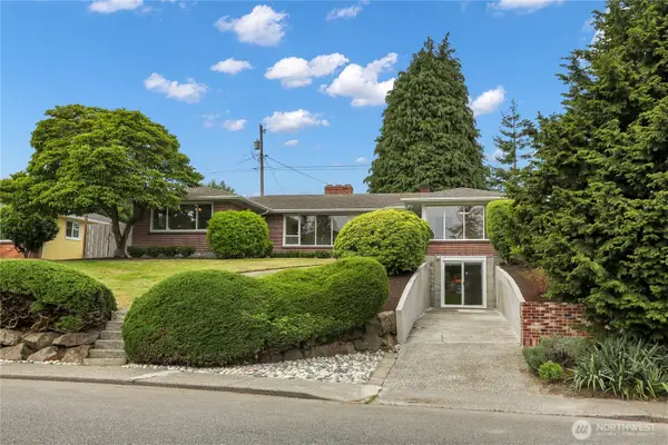 4828 Rucker Avenue, Everett, WA 98203
