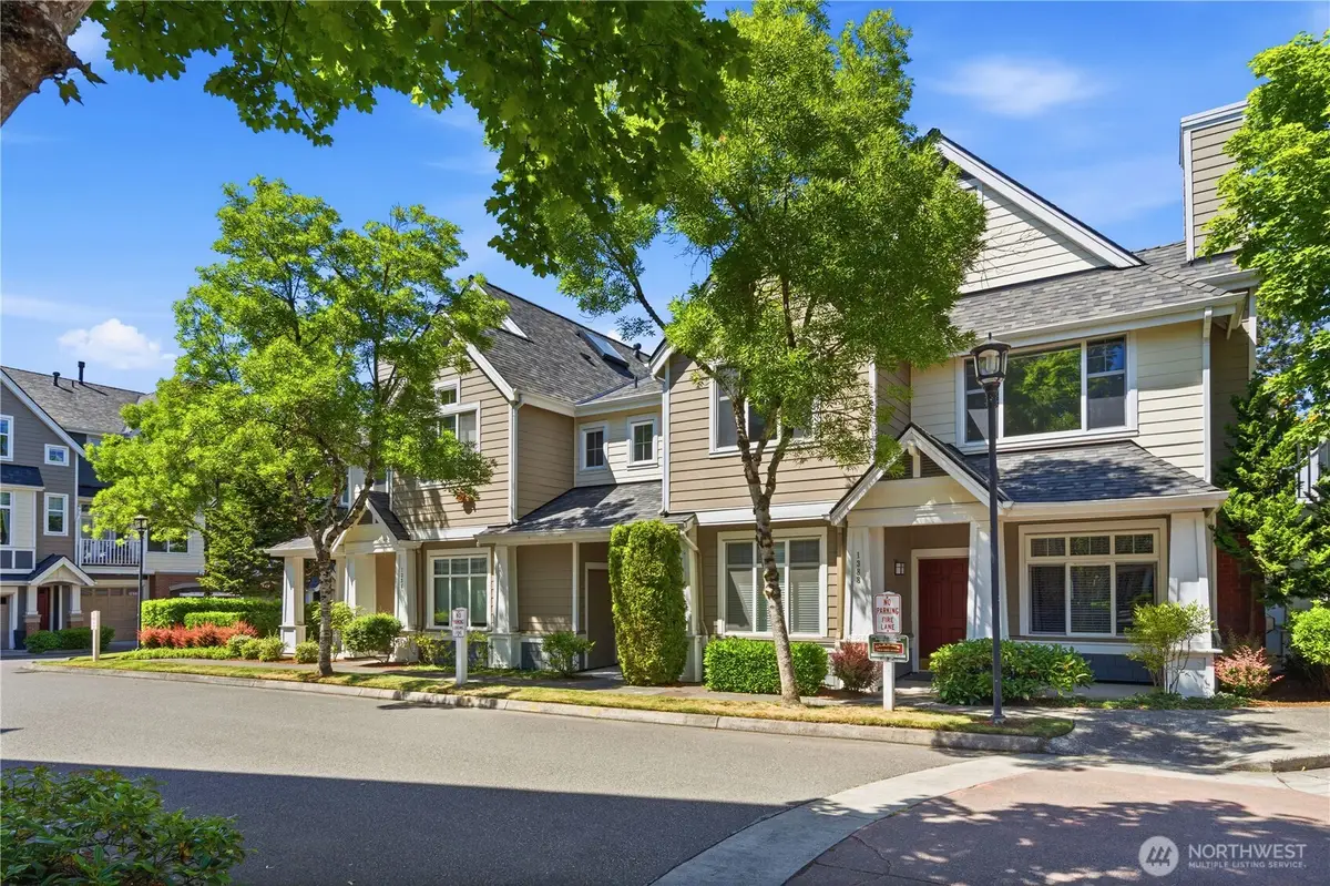 1392 Huckleberry Cir, Issaquah, WA 98029 - #1