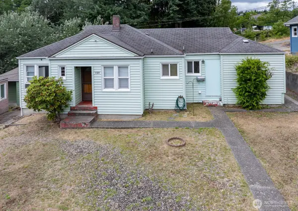 1121 Dill Way W, Bremerton, WA 98312