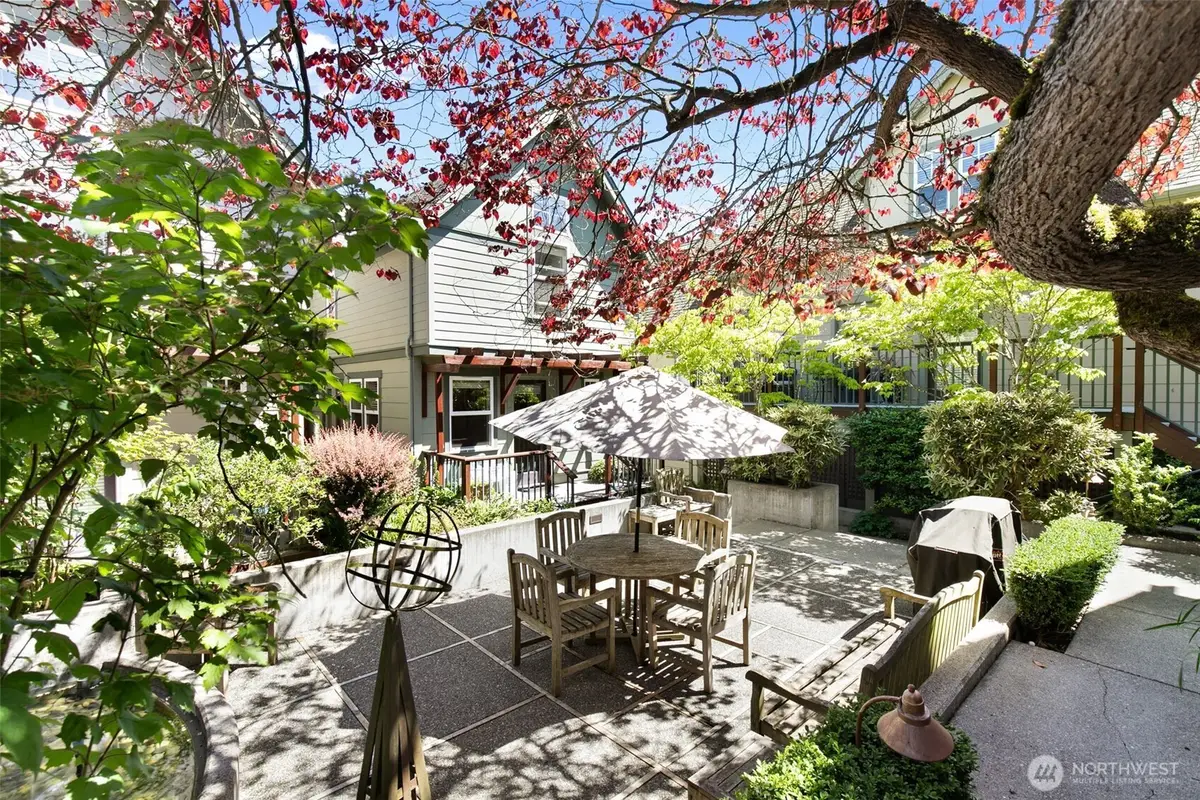 6318 5th Avenue Ne, Seattle, WA 98115 - #1