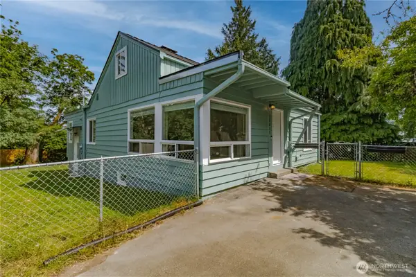 15212 37th Place S, Tukwila, WA 98188