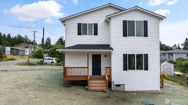 1240 Admirals Drive, Coupeville, WA 98239