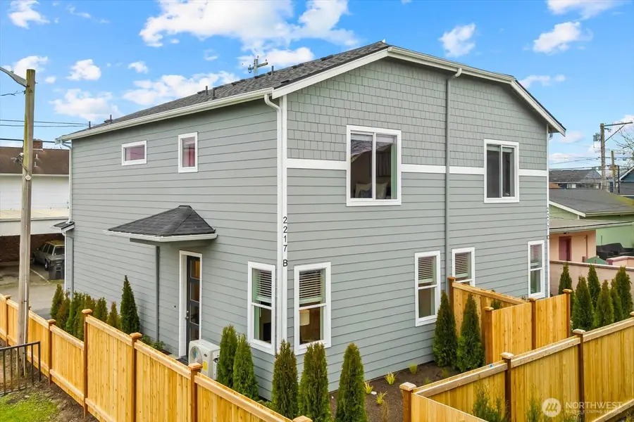 2217 Hoyt Avenue #B, Everett, WA 98201 - #2