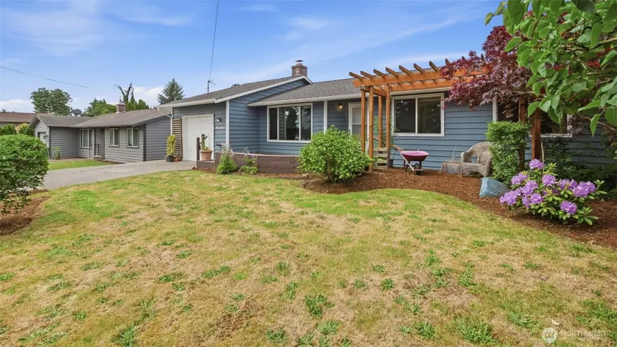 20122 32nd Avenue W, Lynnwood, WA 98036 - #2
