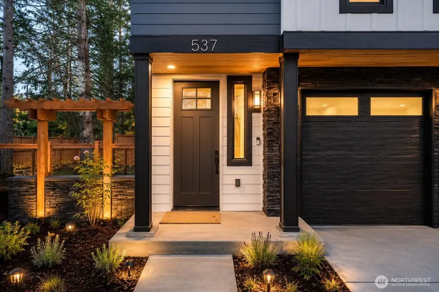 537 NW Juniper Street, Issaquah, WA 98027 - #2
