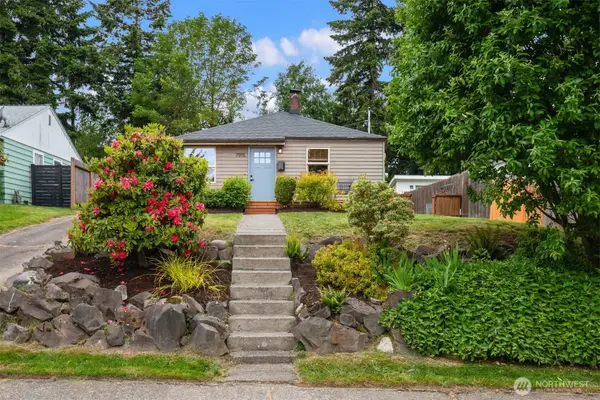 7915 18th Avenue Sw, Seattle, WA 98106