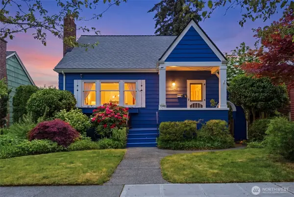 7348 Keen Way N, Seattle, WA 98103