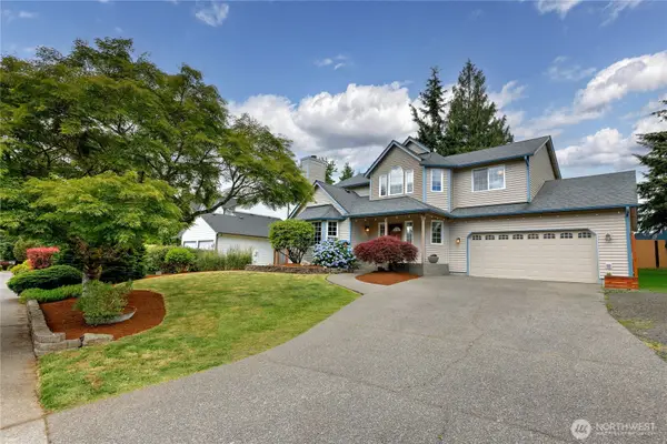 19555 23rd Avenue Ne, Poulsbo, WA 98370
