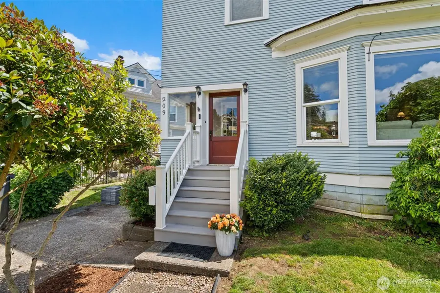 209 E 8th Street, Aberdeen, WA 98520 - #3