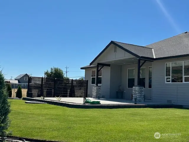 949 N Newport Loop, East Wenatchee, WA 98802 - #2