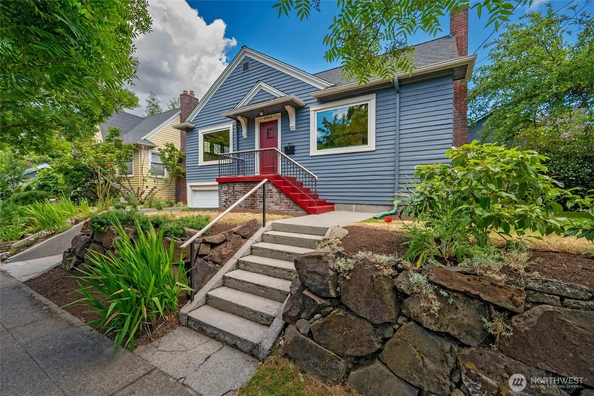 2562 6th Avenue W, Seattle, WA 98119 - #1