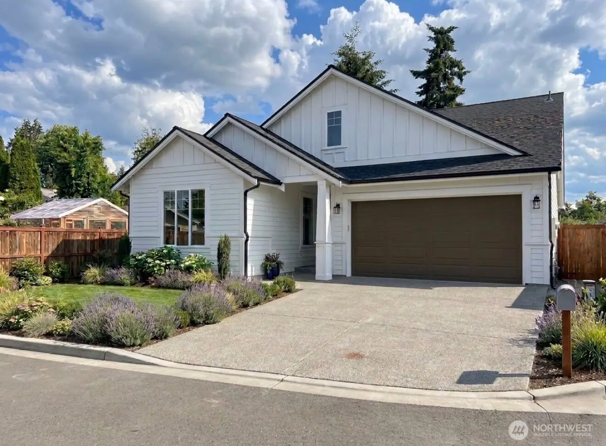 1103 W Pioneer, Puyallup, WA 98371 - #1