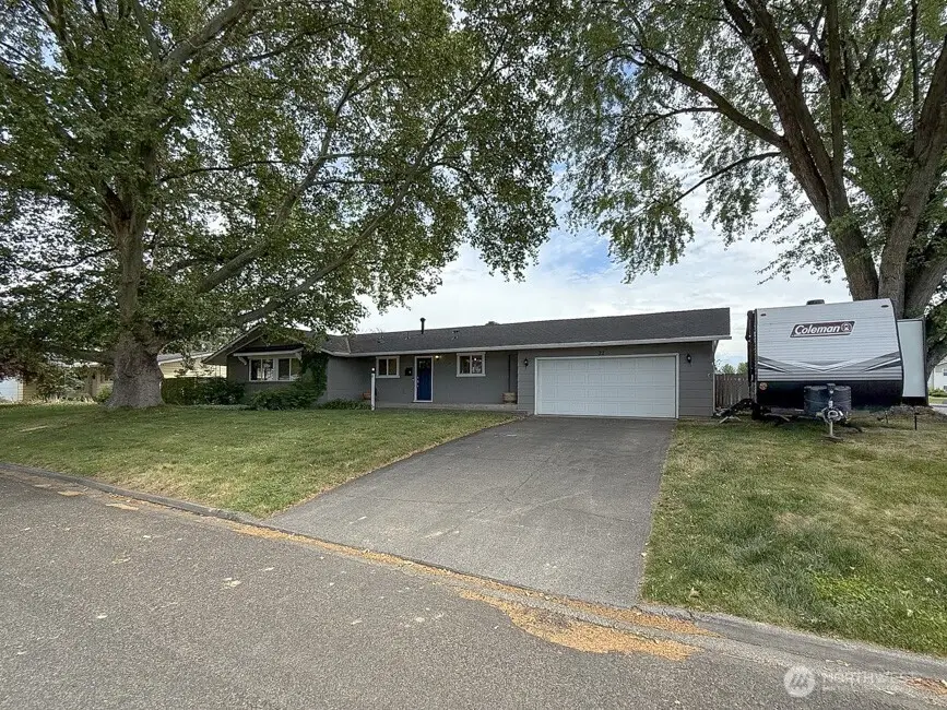 22 NE Tremont Drive, College Place, WA 99324 - #3