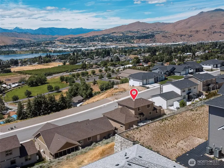 2963 N Breckenridge Drive, East Wenatchee, WA 98802 - #2