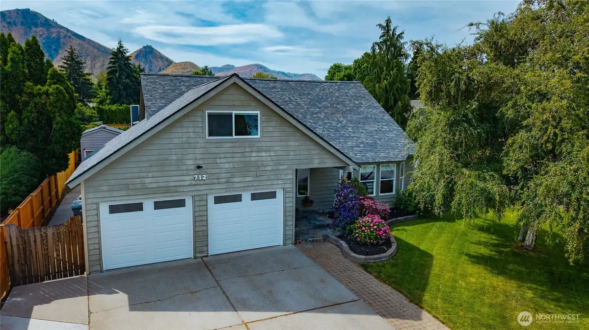 712 Lambert Street, Wenatchee, WA 98801 - #1