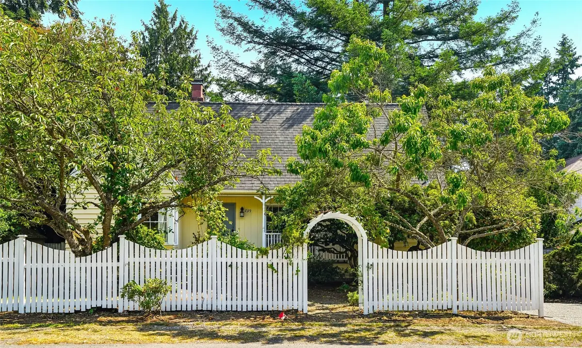 739 N 165th Street, Shoreline, WA 98133 - #1