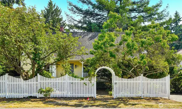 739 N 165th Street, Shoreline, WA 98133