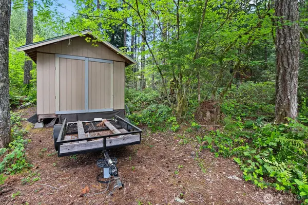 531 N Fairway Drive W, Hoodsport, WA 98548