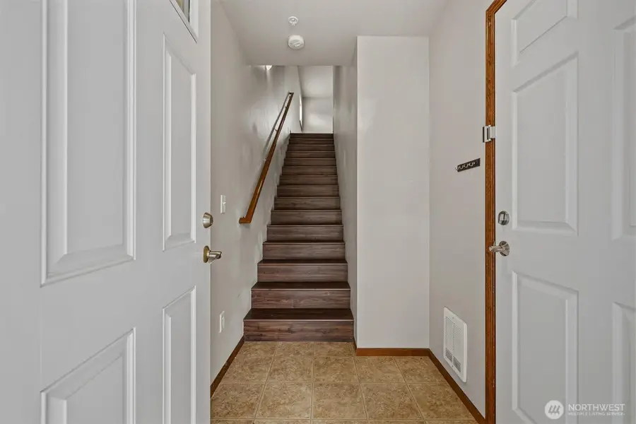 527 Neff Circle, Burlington, WA 98233 - #2