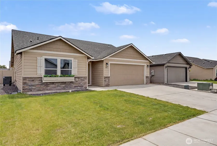1011 W Aspen Road, Moses Lake, WA 98837 - #2