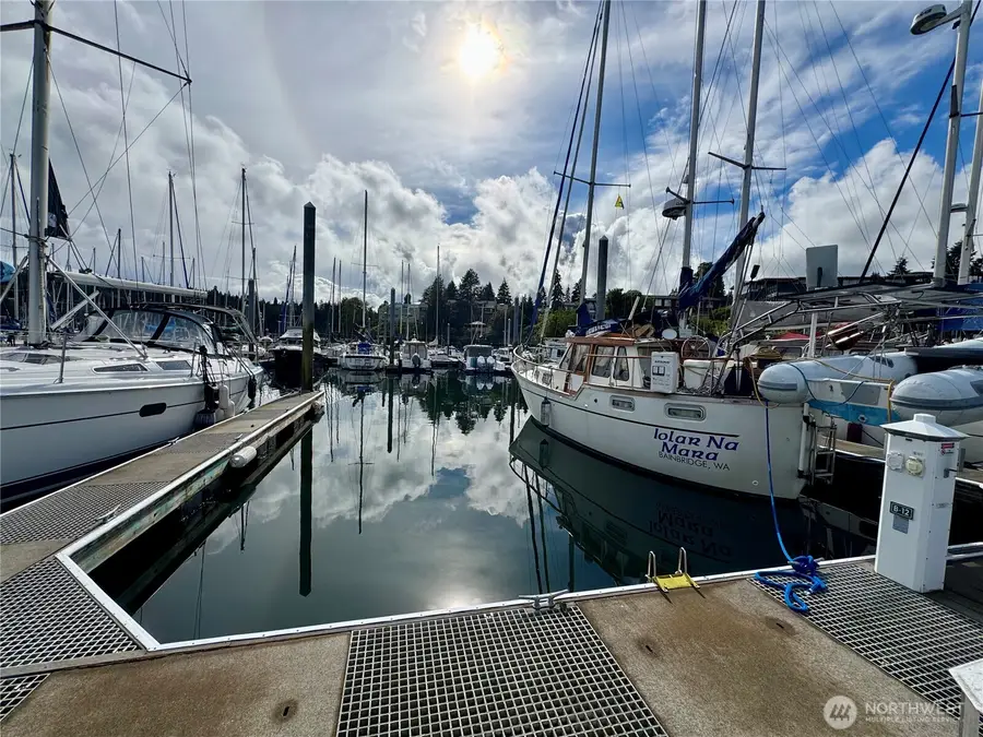 141 Parfitt Way Sw #B12, Bainbridge Island, WA 98110 - #3