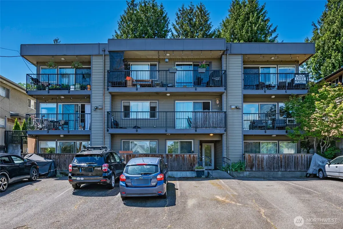 4219 Whitman Avenue N #4, Seattle, WA 98103 - #1