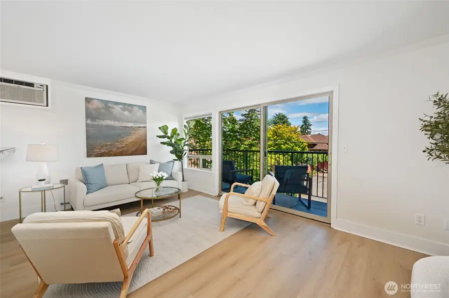 4219 Whitman Avenue N #4, Seattle, WA 98103 - #3