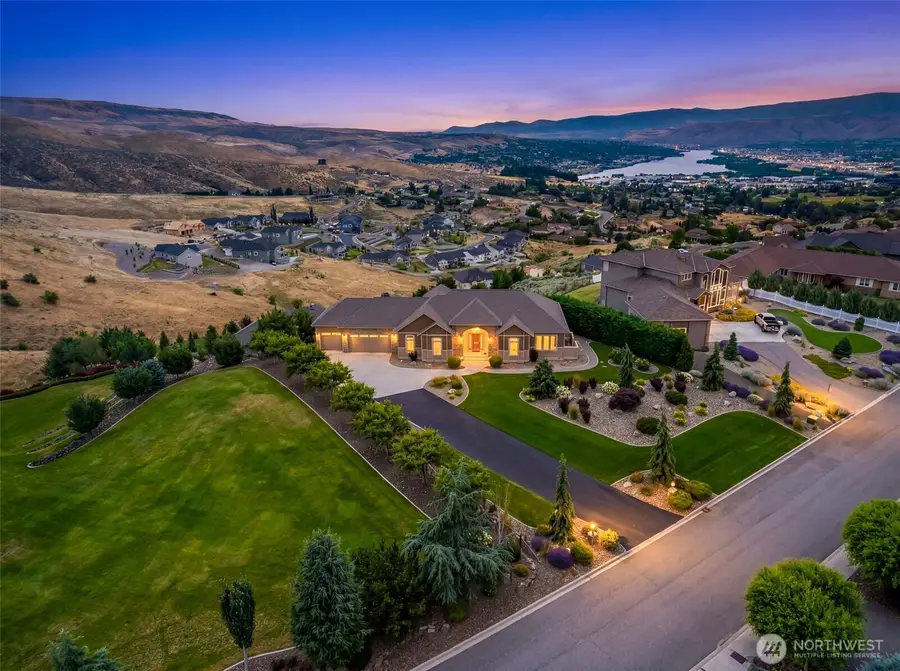 118 E Mountain Brook Ln, Wenatchee, WA 98801 - #2