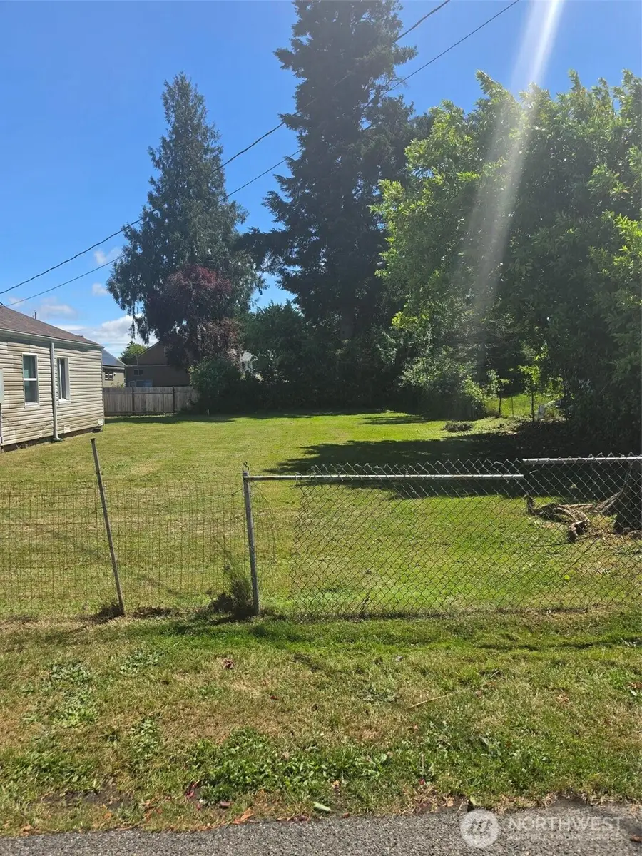 1718 Snyder Avenue #2, Bremerton, WA 98312 - #3