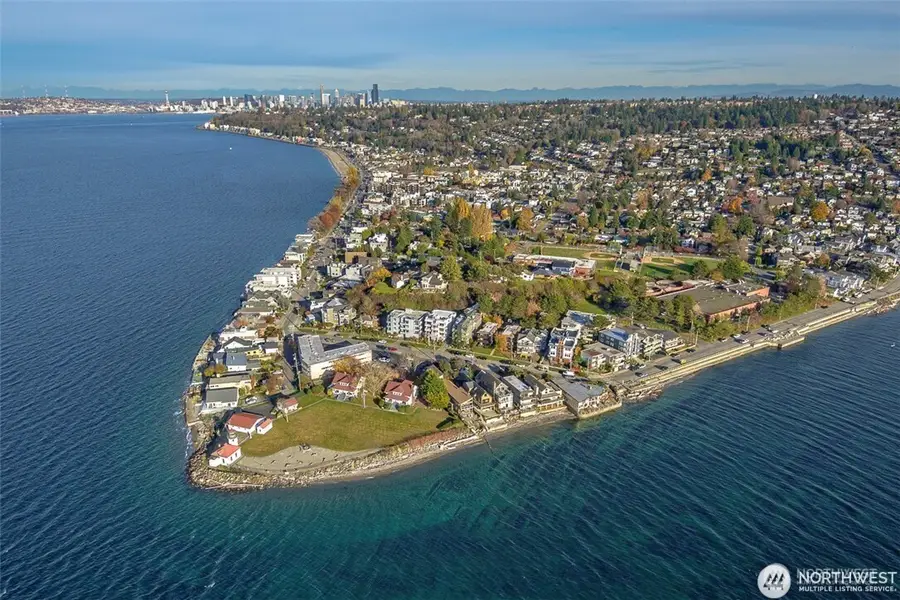 3015 Alki Avenue Sw, Seattle, WA 98116 - #3