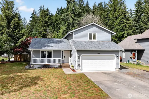 700 Kelsey Lane E, Eatonville, WA 98328