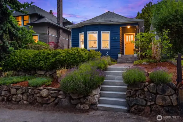 2418 Queen Anne Avenue N, Seattle, WA 98109
