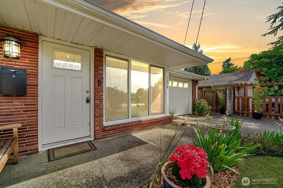 7650 S 113th Street, Seattle, WA 98178 - #2
