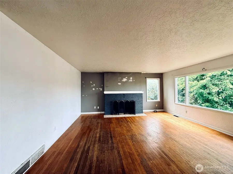 2827 Ocean Beach Highway, Longview, WA 98632 - #3
