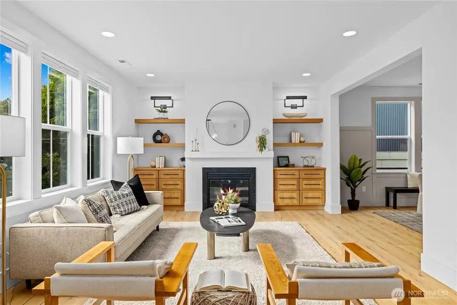 7524 33rd Avenue Ne, Seattle, WA 98115 - #3