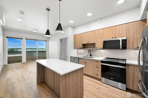 820 N State Street #614, Bellingham, WA 98225