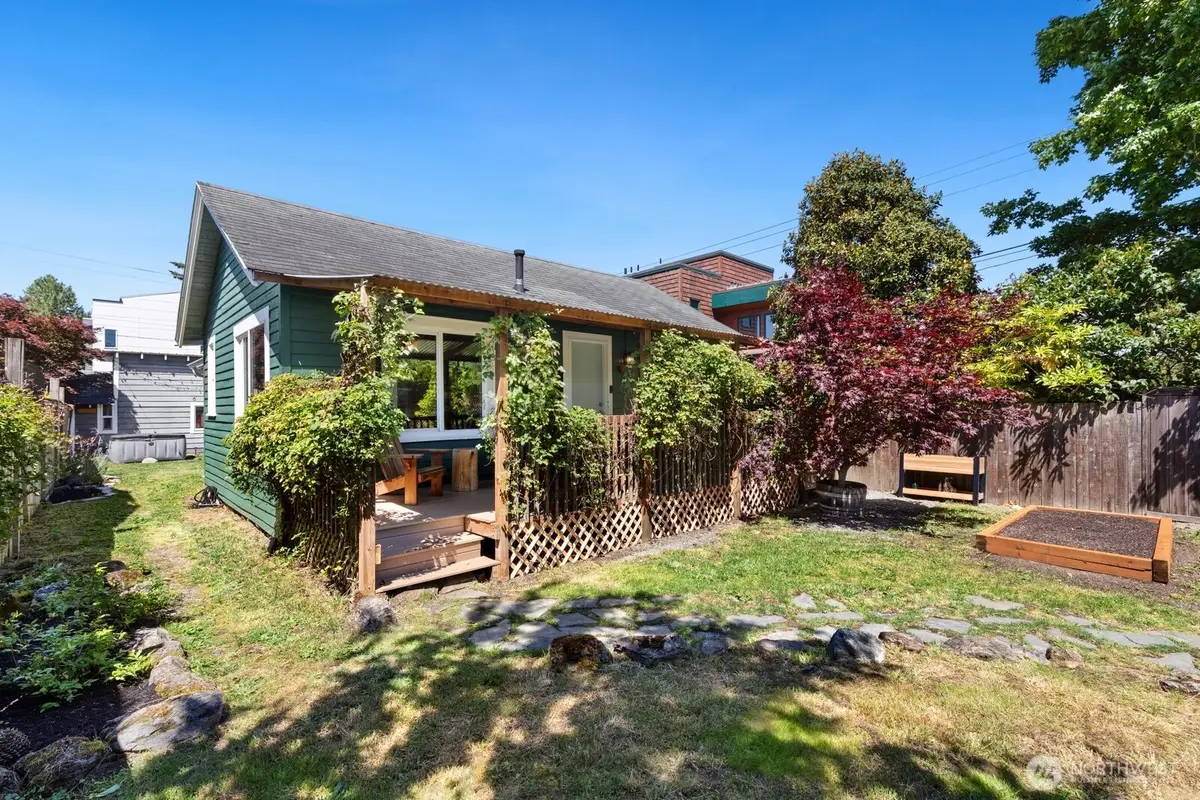 5405 25th Avenue Sw, Seattle, WA 98106 - #1