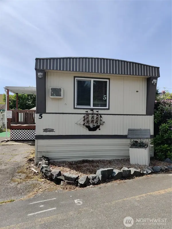 7031 NE 175th Street, Kenmore, WA 98028