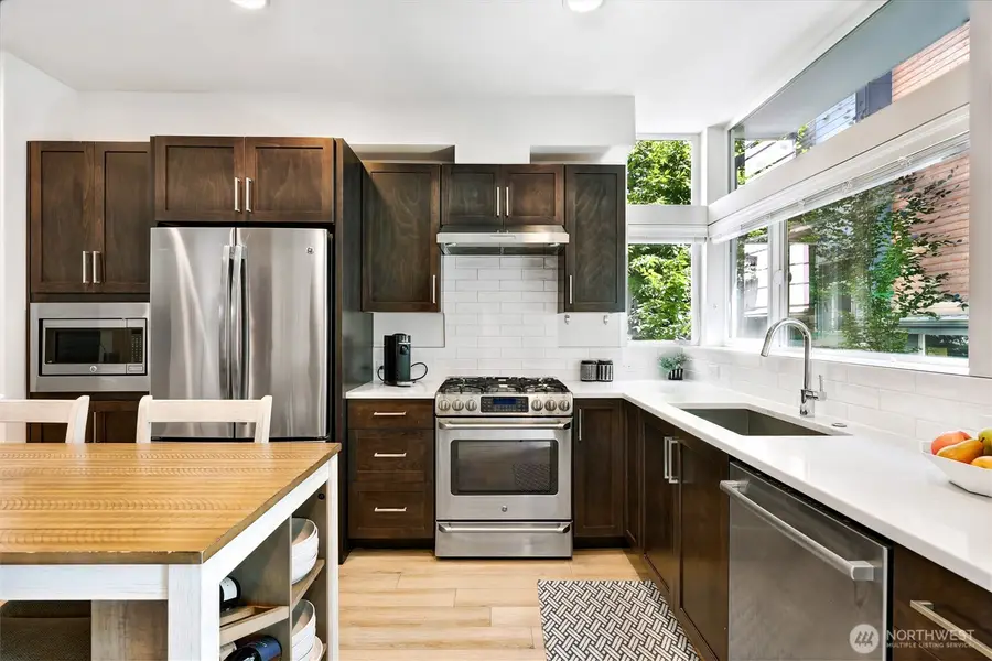 2605 22nd Ave W Unit B, Seattle, WA 98199 - #3