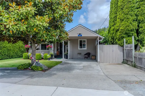 517 E Hazel Avenue, Burlington, WA 98233