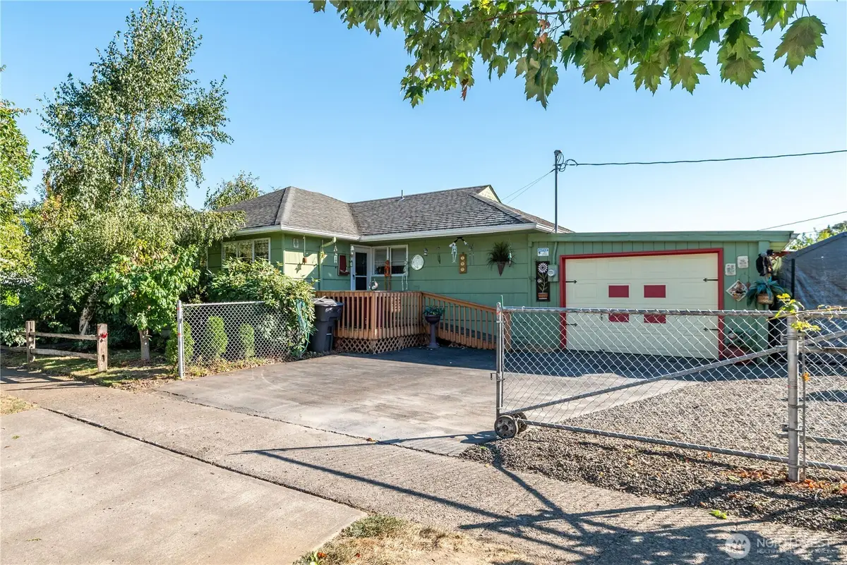 971 19th Avenue, Longview, WA 98632 - #1