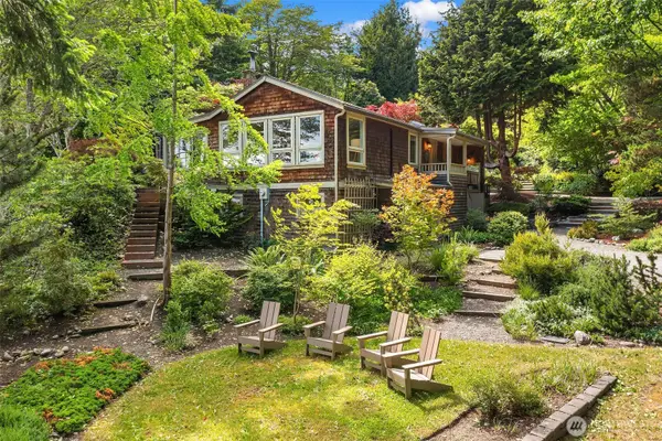 8430 SW Quartermaster Drive, Vashon, WA 98070