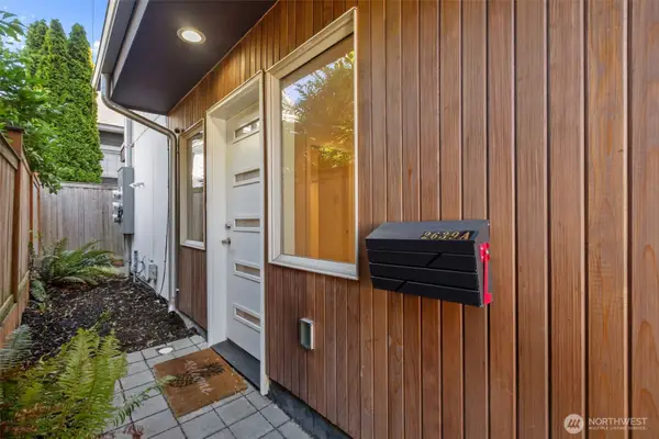 2639 45th Avenue Sw #A, Seattle, WA 98116