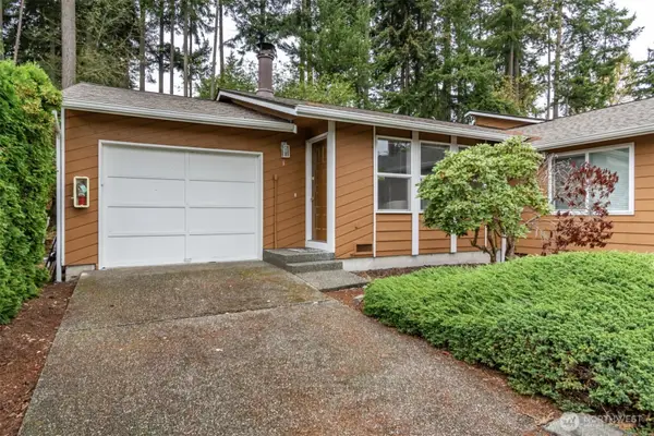 665 NW Atalanta Way #1, Oak Harbor, WA 98277