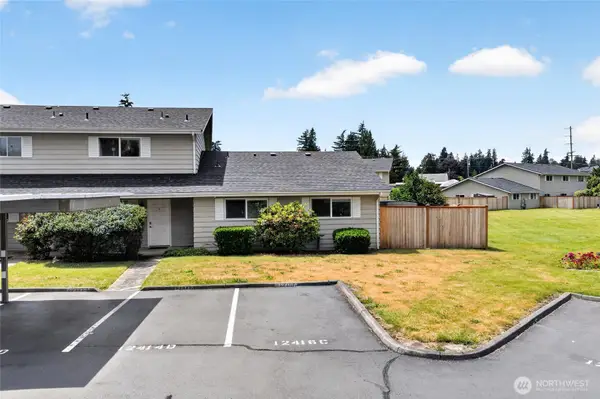 12414 SE 272nd Place #D, Kent, WA 98030