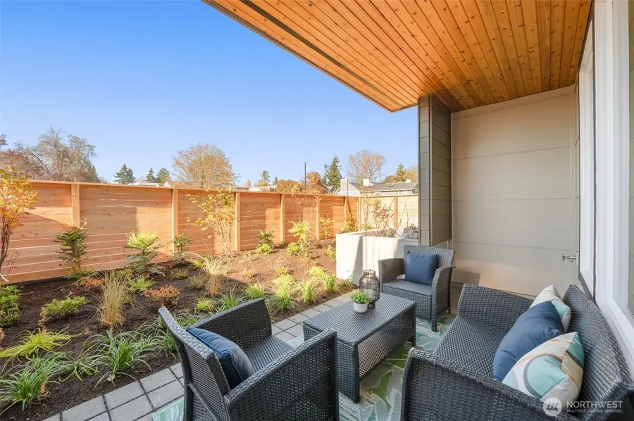 9223 Densmore Avenue N, Seattle, WA 98103 - #3